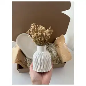 Bucaro con relieve miniatura 1