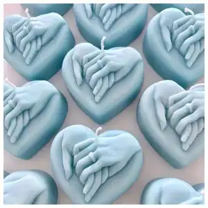 Corazón con manos juntas miniatura 3
